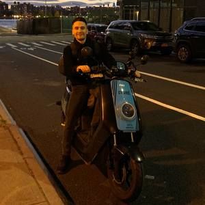 Meet your Posher, Christian